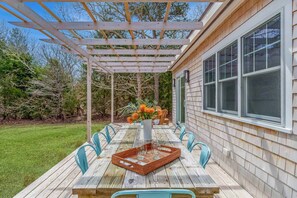 Deck has Outdoor Dining with Seating for 8
