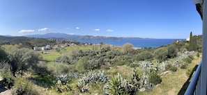 Vue extérieur sur le golf de Saint Florent 