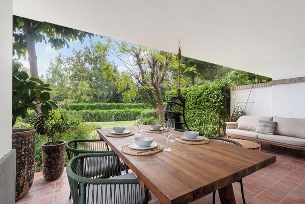 Outdoor dining