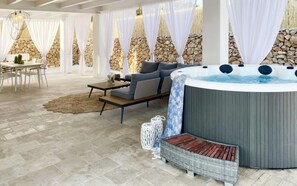 Amenities, Autumn, Balcony / Terrace / Patio, Building Exterior, Garden, Hot Tub, Spring, Summer, Wellness