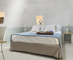 Amenities, Autumn, Bedroom, Room Detail, Spring, Summer