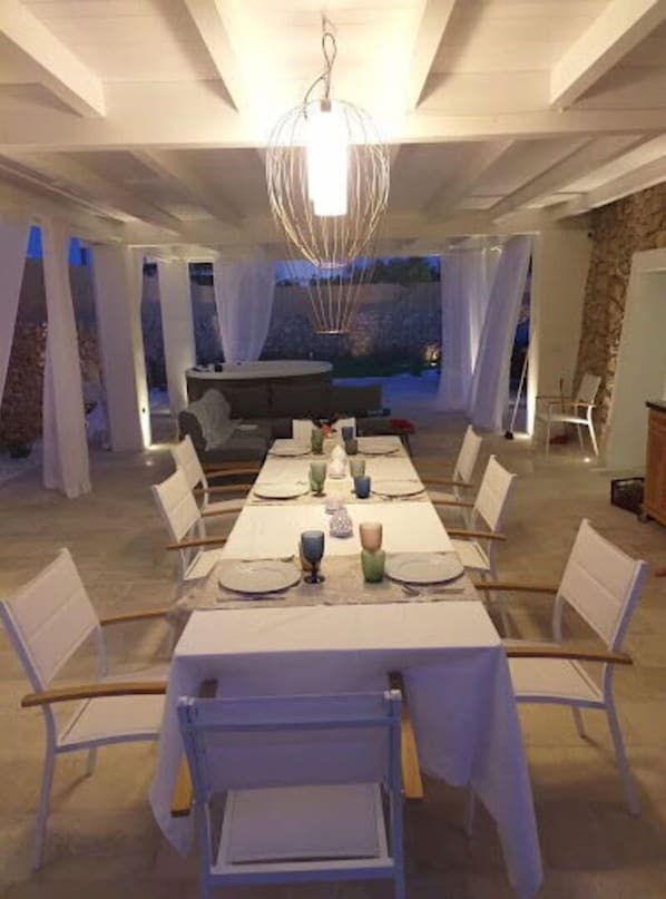 Amenities, Autumn, Balcony / Terrace / Patio, Building Exterior, Dining Room, Garden, Spring, Summer