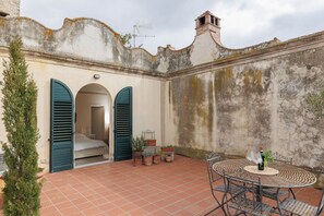 Balcony / Terrace / Patio