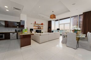 Holiday rental with private balcony overlooking the sea and direct access to the beach on Palm Jumeirah Dubai