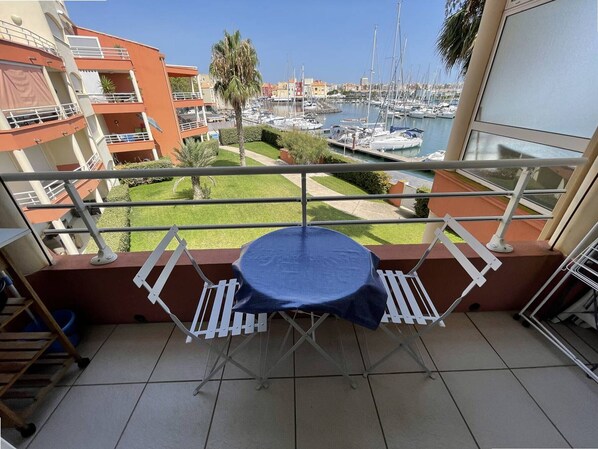 Balcon vue port 