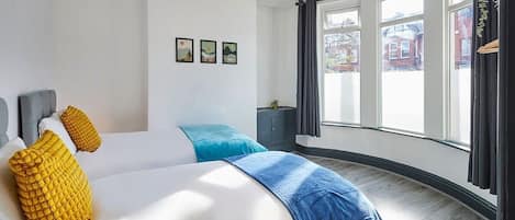 Rathbone Road, Liverpool - Host & Stay