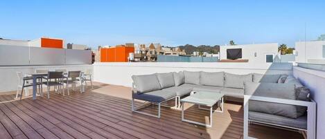 The Perfect Hollywood Rooftop Escape