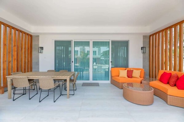Pool Front door
