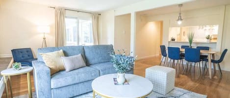 With modern amenities, a prime location, and thoughtful touches, this is the perfect home away from home for your visit to Redmond, Washington.