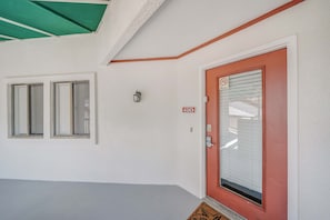 Welcome to St. Thomas Square Unit 410!