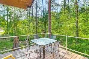 Deck | Outdoor Dining Area | Mountain View