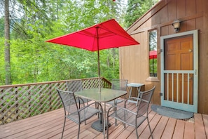 Deck | Outdoor Dining Area | Mountain View