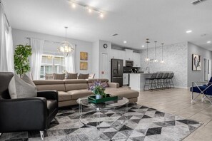 4813 Lullaby Lane (1).jpg