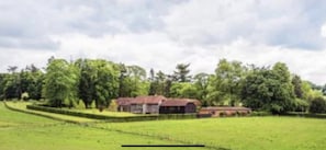 Set in Stunning Conservation area fields all around 