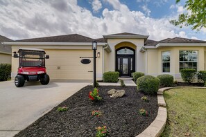 House Exterior | Complimentary Golf Cart