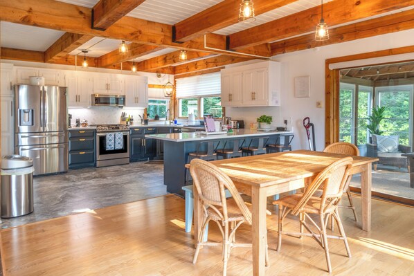 Mashpee Vacation Rental | 4BR | 2BA | 2 Stairs to Access | 1,825 Sq Ft