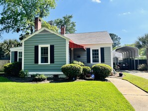 Front of Parkside Cottage