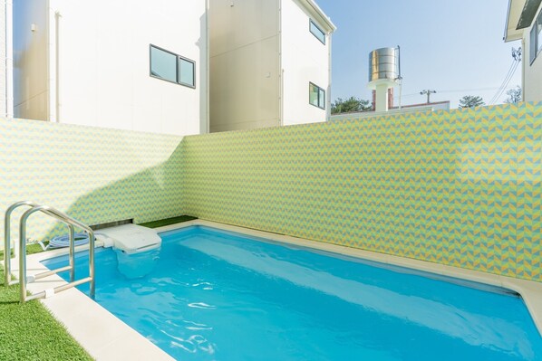Private Pool