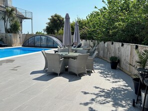 Poolside dining