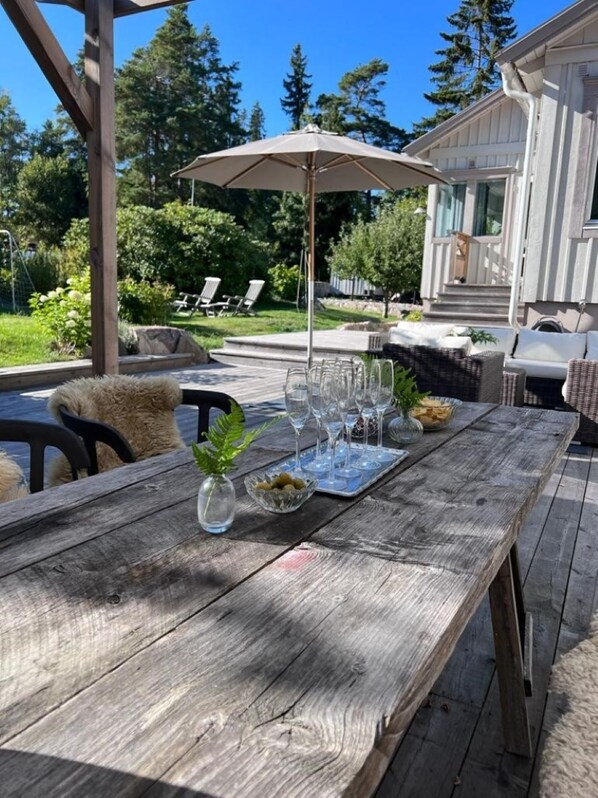 Outdoor dining