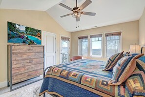 Primary Bedroom---King Size Bed, Mountain View, TV