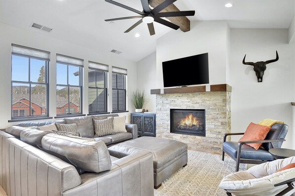Living room with gas fire place