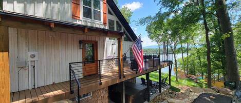 Perfect Retreat, Lone Oak Lake House