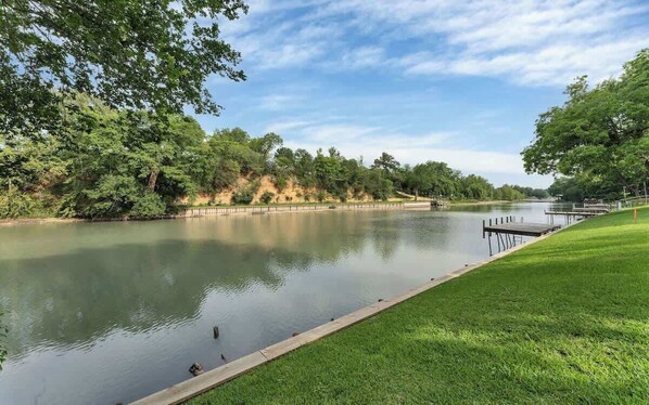 Lake McQueeny

