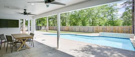 Ponchatoula Vacation Rental | 5BR | 3.5BA | 1 Step to Access | 3,600 Sq Ft