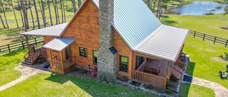 Crane Hill Vacation Rental | 3BR | 3BA | 3,000 Sq Ft | Stairs Required