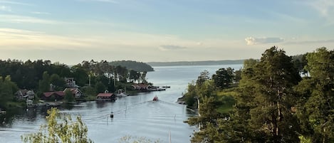 Viele herrliche Aussichtspunkte gibt es auf Rindö und Umgebung.