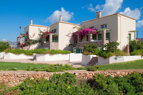 Wonderful Neapoli Villa |  Garden and Sea View Villa | 2 Bedrooms | Large Garden & Wonderful Sea Views | Peloponnese