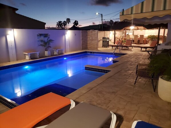 Villa de Leon, suitable for 14 persons. 5 bedrooms, 5 bathrooms (108)