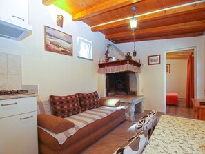 Living room 1