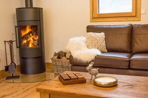 Chalet Louisa Samoens The warming log fire is one of many highlights