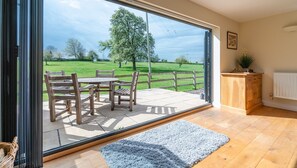 Private Terrace, Little Owl Barn, Bolthole Retreats