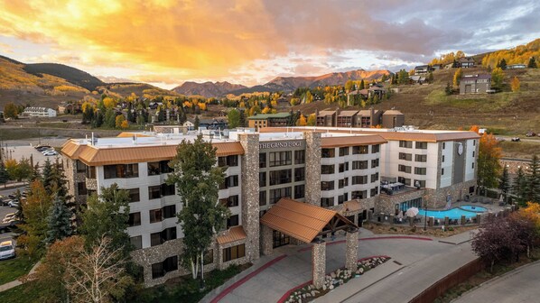 Perfectly Located Vacation Spot! | Listed with @BookTraverse