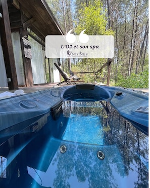 Bain à remous extérieur