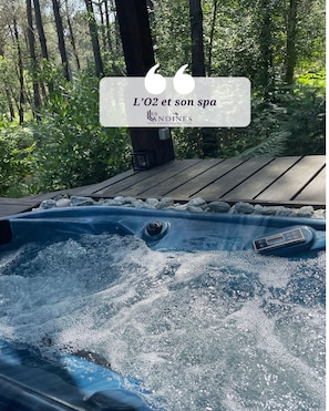 Bain à remous extérieur