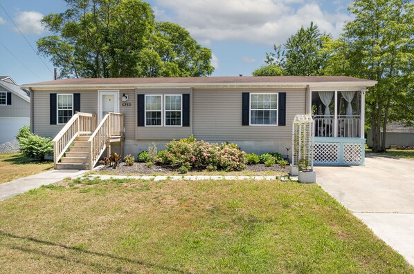 Welcome to One Peace Cottage on Chincoteague Island!