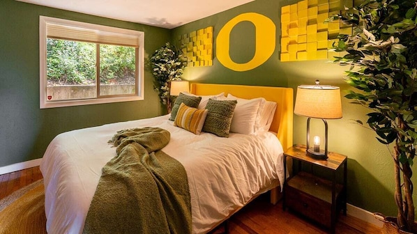 Oregon Ducks Themed Bedroom