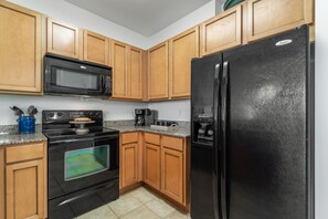 Beautiful updated kitchen, granite countertops