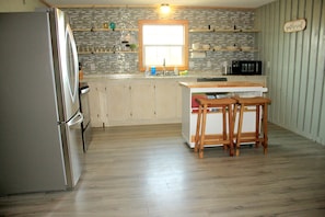 Full kitchen