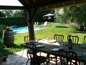 Outdoor dining