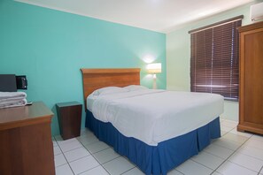 Cozy, Central & Quiet ~ Close to the Beach ~ Pool! (10954)