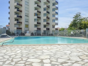 Water, Building, Sky, Property, Window, Swimming Pool, Azure, Tree, House, Shade