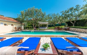 pool
