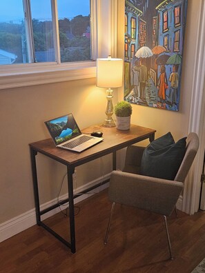 convenient workspace with ultra high speed internet 