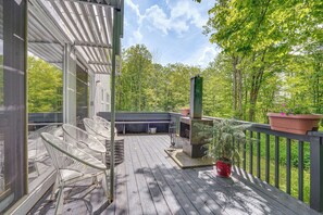 Private Deck | Wood-Burning Fire Pit