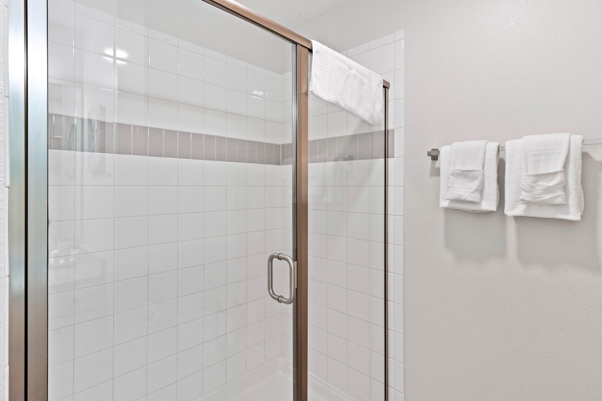 Close to Conv. Center, Universal and Disney!